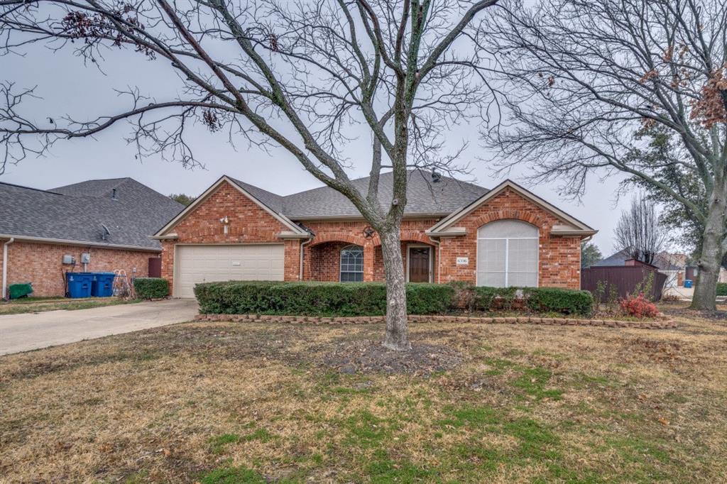 Nhà 4 phòng đất rộng ở Rowlett , Dallas, TX - Chỉ $420K